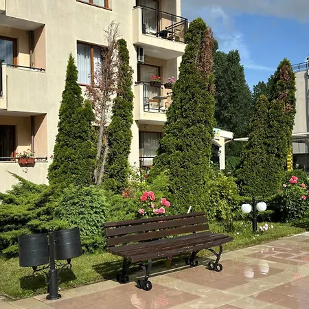 Relax In Sunny Aparthotel