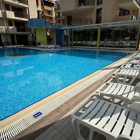 Relax In Sunny Lägenhetshotell Slăntjev Brjag